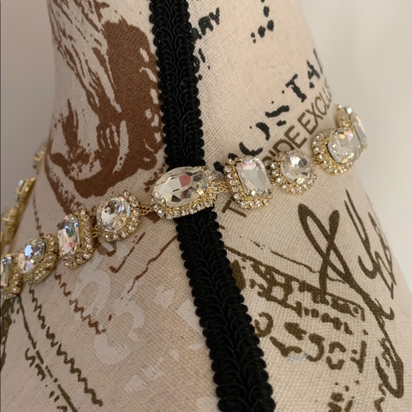 Eye Candy Elegant Gold and Silver Crystal Necklace - Picture 4 of 8